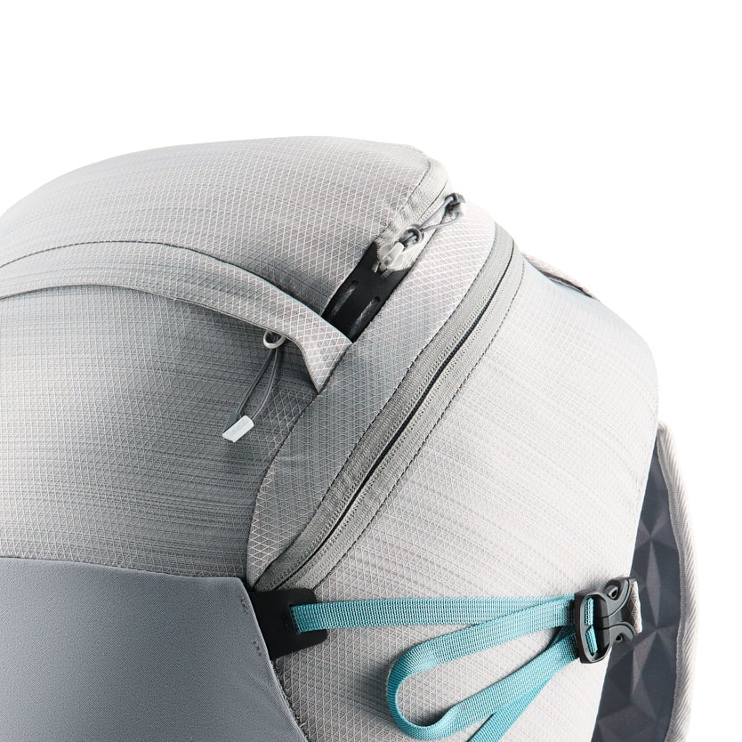 Hyperlon-Befestigungspunkte/An der äußeren Zipper-Garage sowie den Schultergurten befinden sich diverse Befestigungspunkte für z.B. Karabiner oder kleinere Gegenstände.
