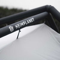 Das Zelt als Einheit/Keine lästigen Einzelteile - besonders bei Wind oder Dunkelheit vorteilhaft.