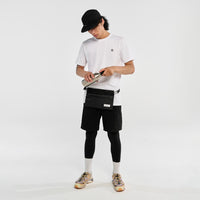 /Bao ist 1,79m (5'9'') und trägt Größe M