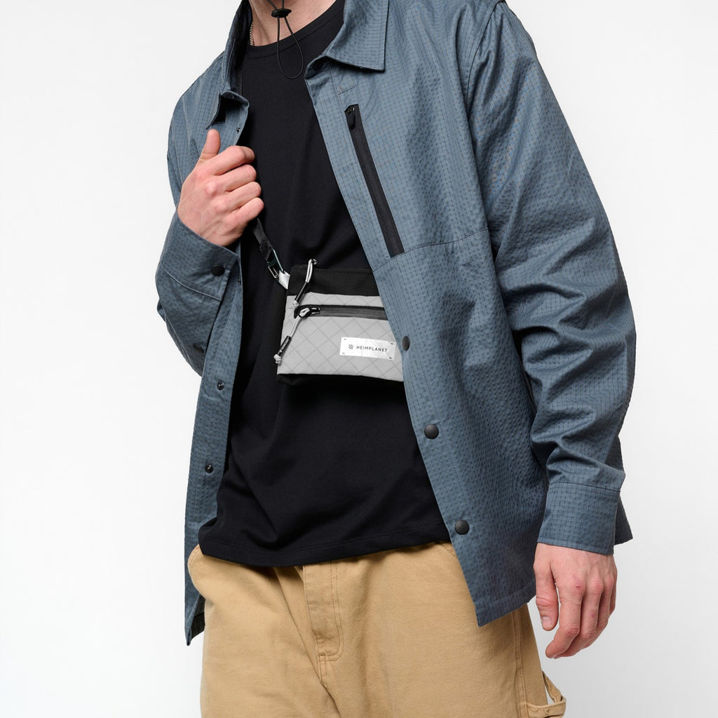 Flaches Profil/Aufgrund ihres flachen Profils lässt sich die Neck Pouch auch bequem unter der Jacke tragen. Praktisch wenn sie einen beim Wandern stört oder man sie in Städten vor Diebstählen schützen möchte.