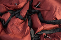 Das Zelt als Einheit/Keine lästigen Einzelteile - besonders bei Wind oder Dunkelheit vorteilhaft.