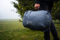 Das Zelt kommt im komprimierbaren Packsack/+ Einem zusätzlichen Aufbewahrungsbeutel.