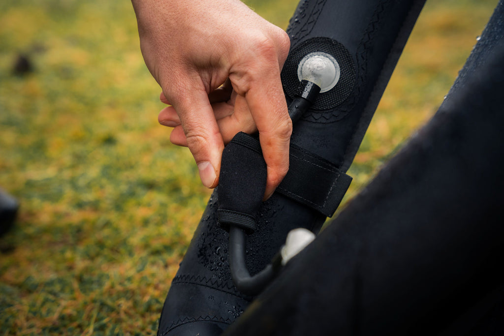 Multi Chamber Safety System/Notfallstabilität durch schließbare Verbindungsschläuche zwischen den Luftkammern (zum Aufpumpen öffnen).