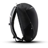 Außenfächer/Neben dem elastischen Fronfach hat der Arc ein Reißverschlussfach auf der einen Seite und offene Pouch auf der anderen für z.B. kleinere Trinkflaschen.
