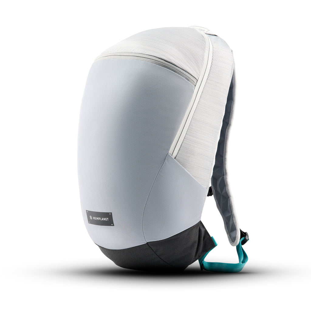 Elastisches Frontfach/Strechfähig und atmungsaktiv - zur Aufbewahrung von Trinkflaschen oder um feuchte Kleidung trocknen zu lassen.
