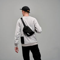 /Philip ist 1.89 (6'2'') und trägt Größe L